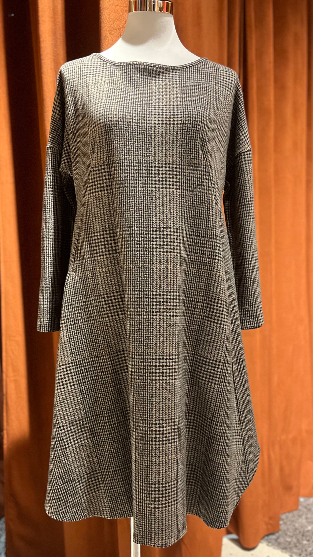 Abito midi con tasche