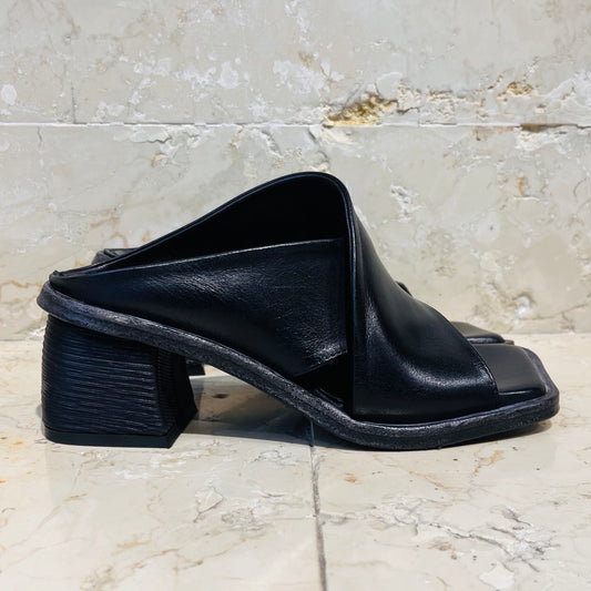 Sandali in pelle