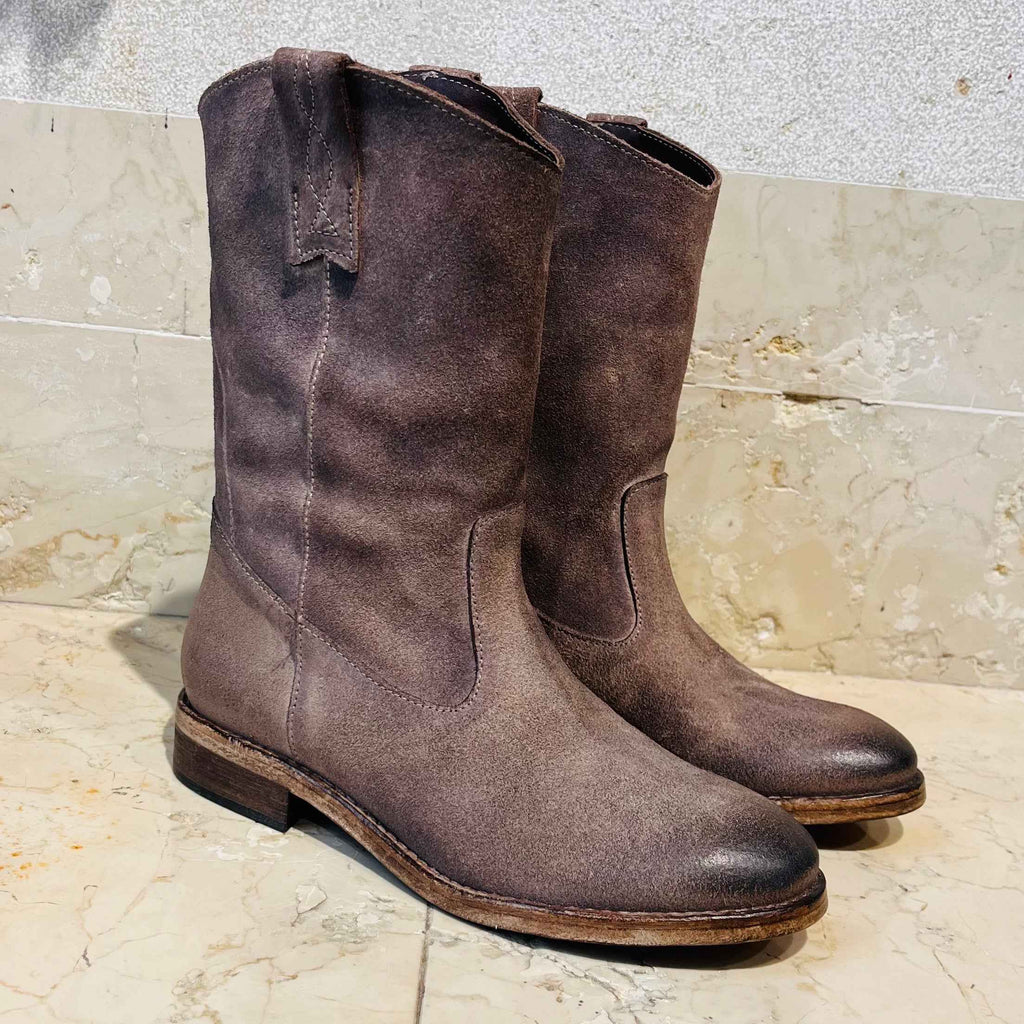 Stivaletto in camoscio lavato