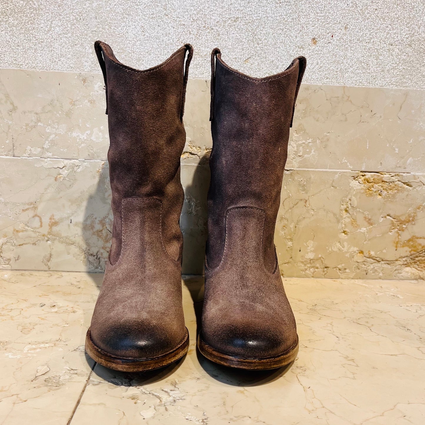 Stivaletto in camoscio lavato