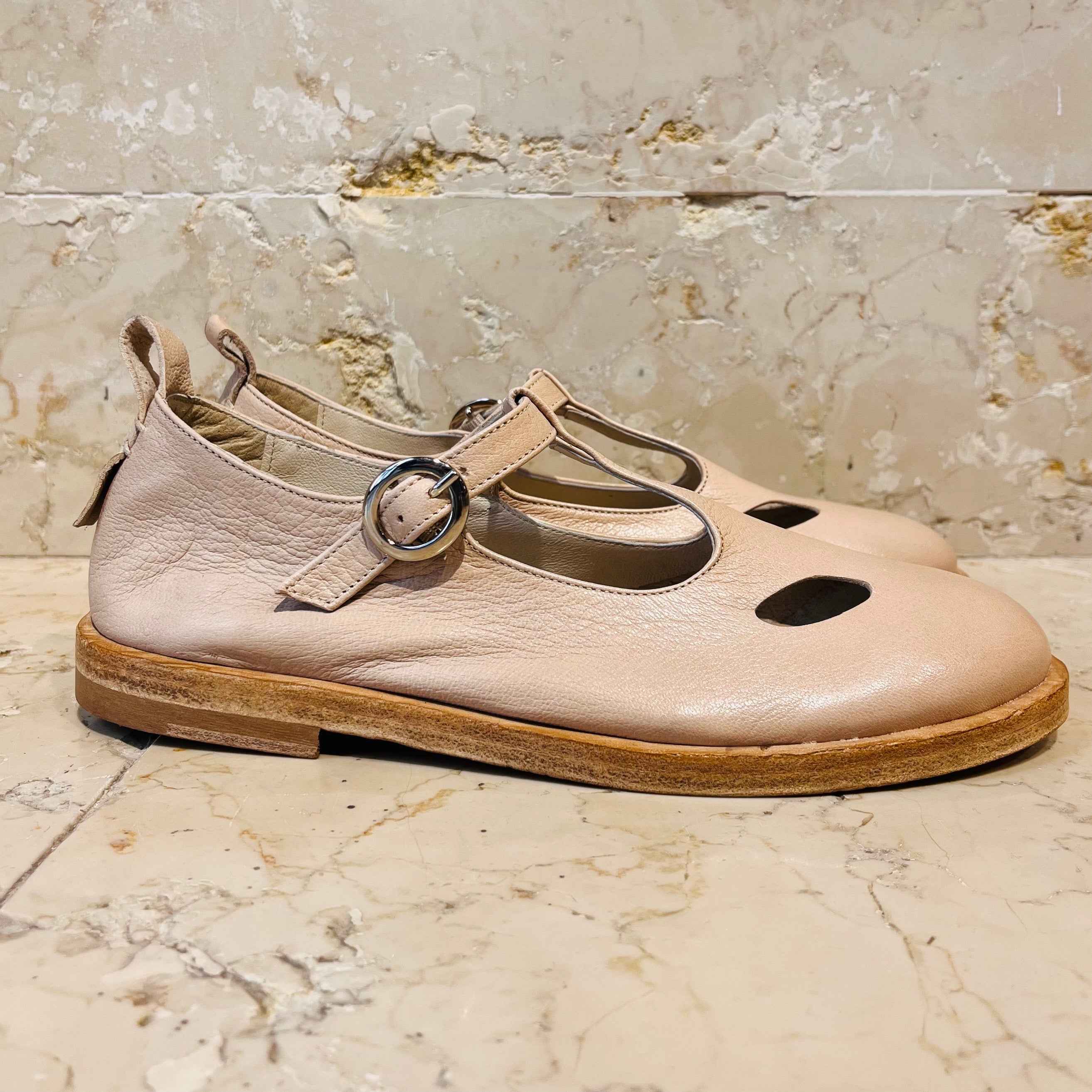 Scarpa in pelle tinta osso